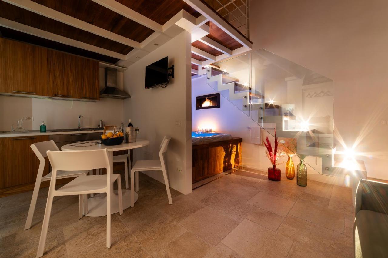 Old Court Luxury Suite&Spa By Monholiday Monopoli Exterior foto