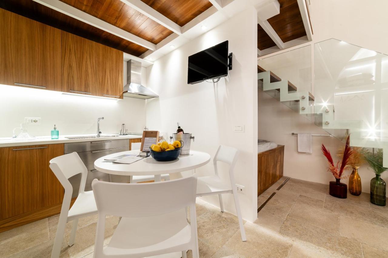 Old Court Luxury Suite&Spa By Monholiday Monopoli Exterior foto